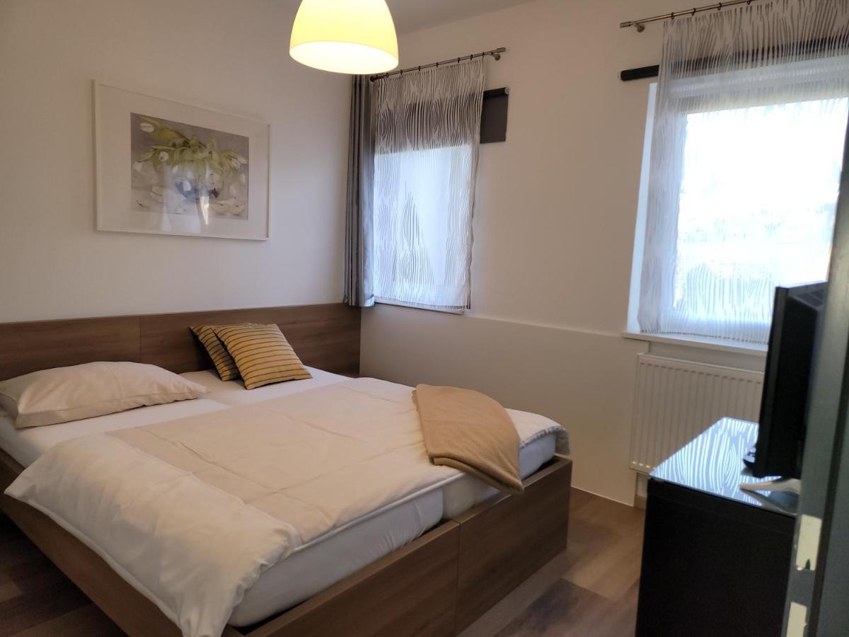Apartmenthausmannstaetten Hausmannstatten Bagian luar foto