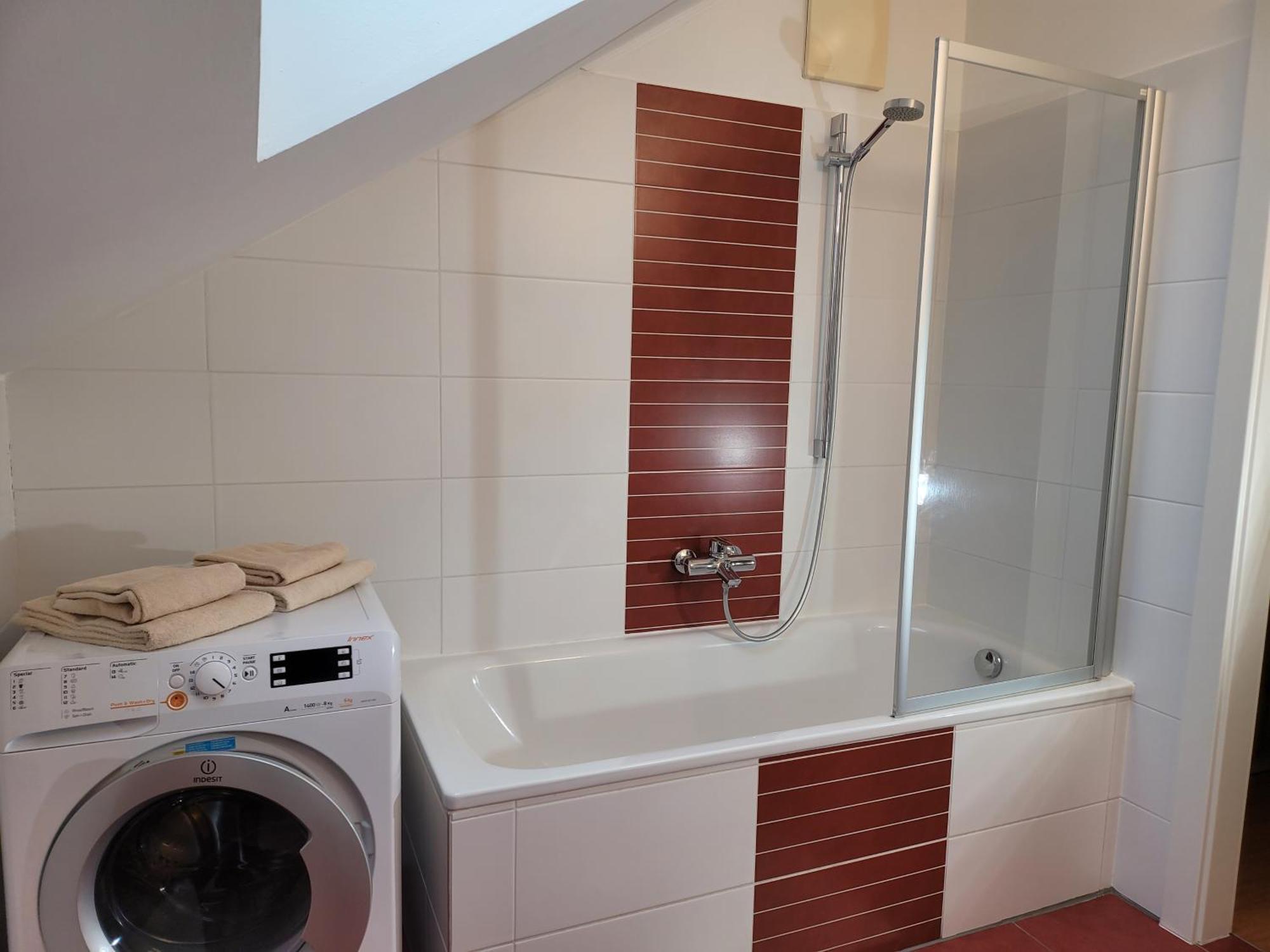 Apartmenthausmannstaetten Hausmannstatten Bagian luar foto